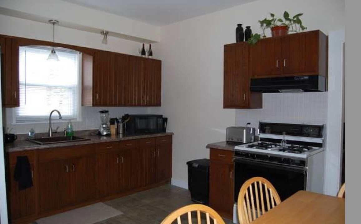 117 Prospect St, Unit 1 in Waltham, MA - Building Photo