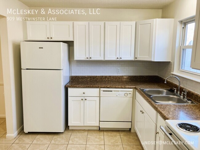 909 Westminster Ln in Virginia Beach, VA - Building Photo - Building Photo