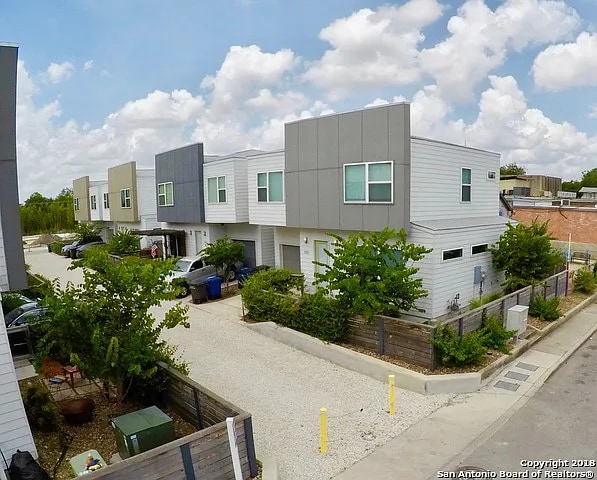 232 E Cevallos St