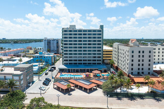 Hollywood Beach Tower in Hollywood, FL - Building Photo - Building Photo