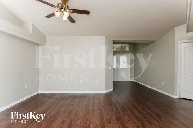 10121 Briar Cir in Hudson, FL - Foto de edificio - Building Photo