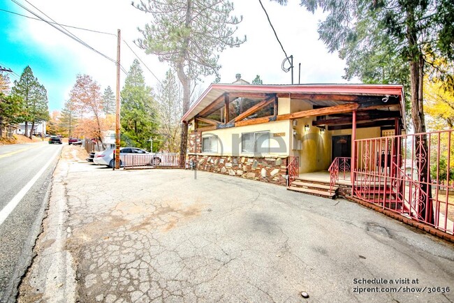 22786 Waters Dr in Crestline, CA - Building Photo - Building Photo