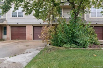 483 W Lincoln Ave in Madison Heights, MI - Building Photo - Building Photo
