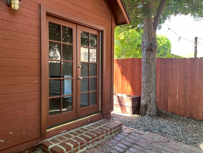 507 Ashland Ave, Unit 507 Ashland C, Unit 507 Ashland C