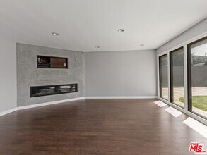7630 W 91st St in Los Angeles, CA - Building Photo - Building Photo