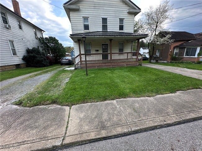 469 Park Ave in East Palestine, OH - Building Photo - Building Photo