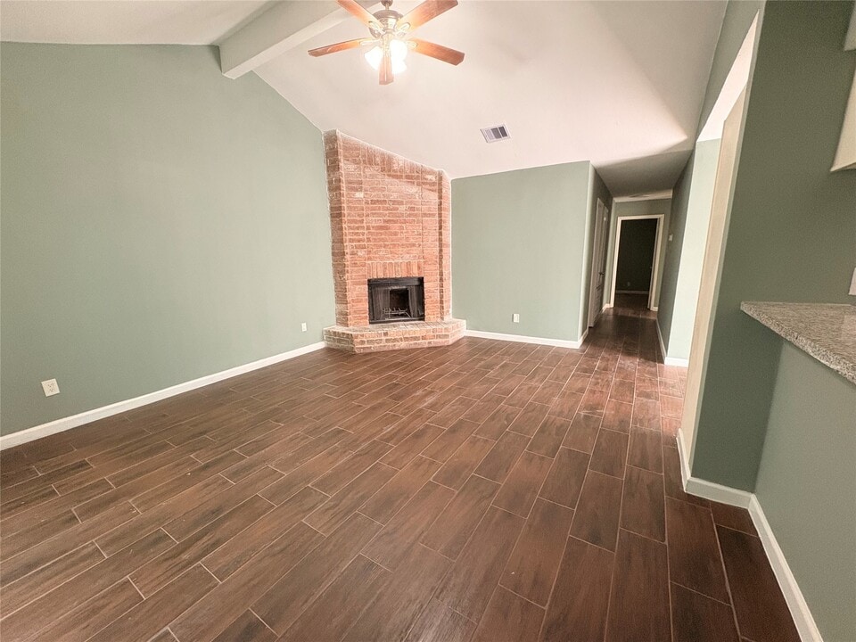 11105 Pender Ln in Stafford, TX - Building Photo