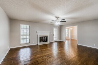 3933 Hillshire Dr in Nashville, TN - Building Photo - Building Photo