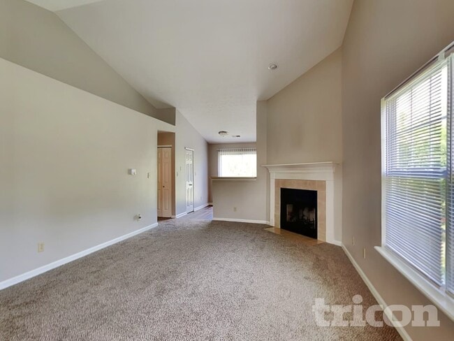 5260 Pin Oak Dr in Indianapolis, IN - Building Photo - Building Photo