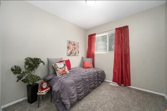 155 Delmar Ln in Newport News, VA - Building Photo - Building Photo