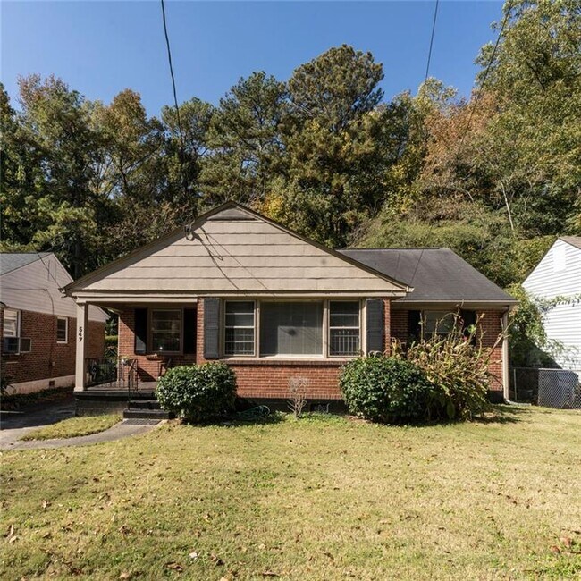 547 Westmeath Dr SW in Atlanta, GA - Building Photo - Building Photo