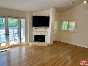 1586 Palisades Dr in Los Angeles, CA - Building Photo - Building Photo