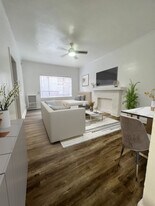 Villa Shatto Apartments in Los Angeles, CA - Building Photo