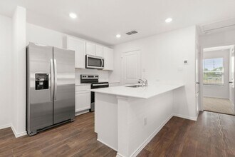 2038 Zephyr Lily in San Antonio, TX - Building Photo - Building Photo