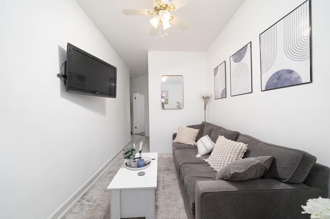 324 Monroe St in Hoboken, NJ - Building Photo