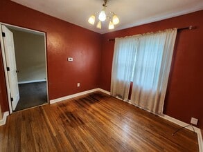 703 Cullom St in Normal, IL - Building Photo - Building Photo