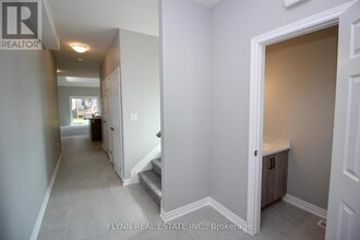 10 Elvira Wy in Thorold, ON - Building Photo - Building Photo