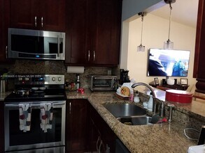 984 SW 113th Terrace in Pembroke Pines, FL - Building Photo - Building Photo