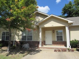 1410 Robins St in Conway, AR - Building Photo