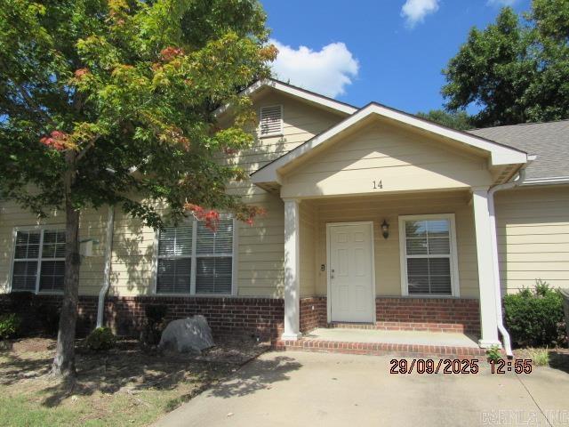 1410 Robins St in Conway, AR - Foto de edificio
