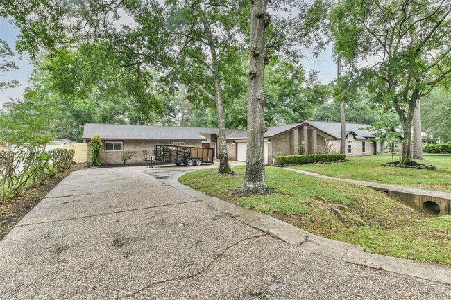 626 Silverton St in Spring, TX - Building Photo - Building Photo