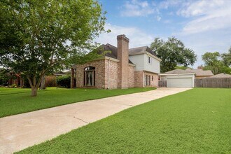 1326 Bittersweet Dr in Richmond, TX - Building Photo - Building Photo