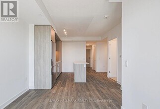 130 River St in Toronto, ON - Building Photo - Building Photo