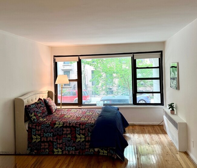444 E 87th St in New York, NY - Foto de edificio - Building Photo