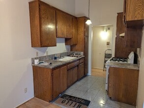 7439 Woodman Ave, Unit #49 in Van Nuys, CA - Building Photo - Building Photo