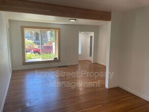 4514 NE 18th Ave in Portland, OR - Building Photo - Building Photo