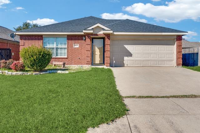 10429 Aransas Dr in Fort Worth, TX - Building Photo