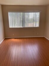 11252 Peach Grove St, Unit 204 in North Hollywood, CA - Building Photo - Building Photo