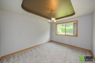 7108 N Westgate Pl in Spokane, WA - Foto de edificio - Building Photo