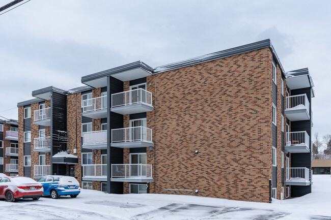 2155 Guillaume-Couture Boul in Lévis, QC - Building Photo - Building Photo