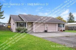 1865 Garfield St in Enumclaw, WA - Building Photo