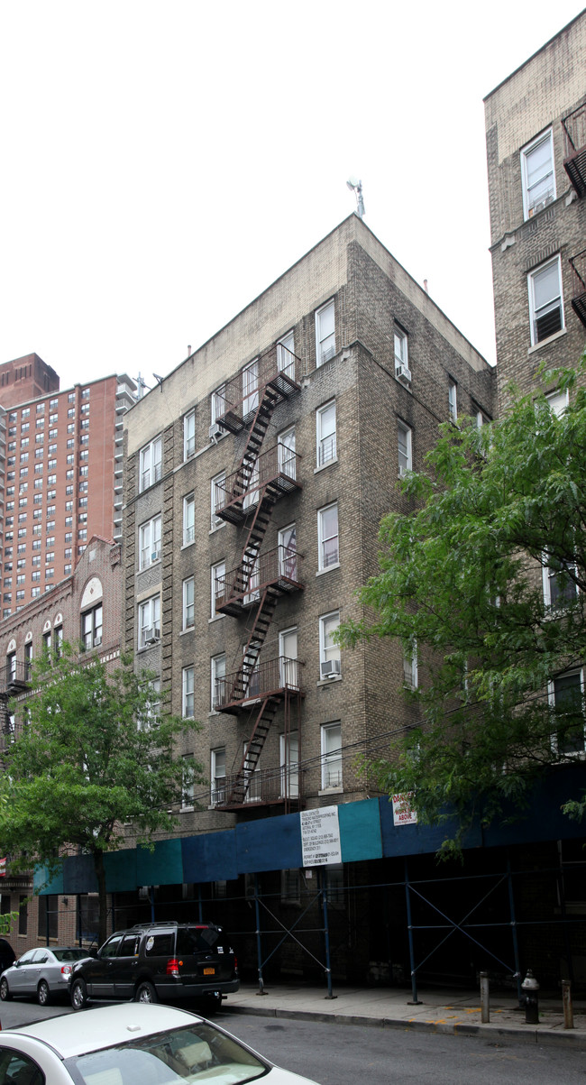 9-15 Adrian Ave in Bronx, NY - Foto de edificio - Building Photo