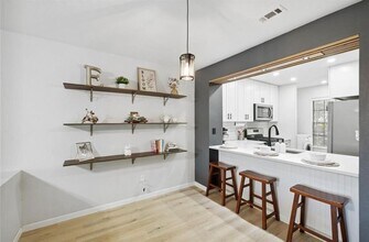 11404 Walnut Ridge Dr in Austin, TX - Building Photo - Building Photo