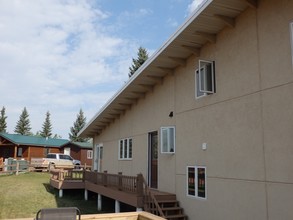 Mountain Ridge Cabins in Watford City, ND - Building Photo - Building Photo