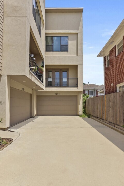 2109 Winbern St in Houston, TX - Foto de edificio
