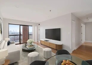 15 North Beacon St, Unit 1012 in Boston, MA - Foto de edificio - Building Photo
