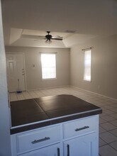 1105 Lexington Cir, Unit A in Edinburg, TX - Foto de edificio - Building Photo