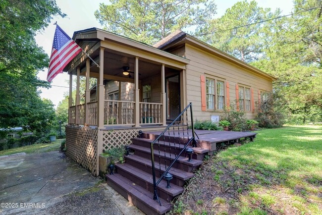 property at 2815 28th St