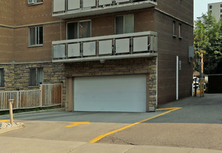 Canadiana Apartments in Hamilton, ON - Building Photo - Building Photo