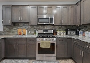 164 Avenue B in Bayonne, NJ - Building Photo - Building Photo