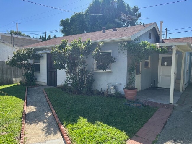147 N Florence St in Burbank, CA - Foto de edificio - Building Photo