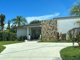 3210 Medinah Cir E in Greenacres, FL - Building Photo