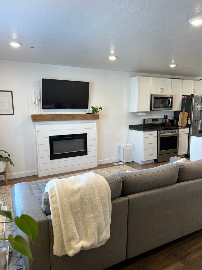 107 N Voyager Ln in Saratoga Springs, UT - Building Photo - Building Photo