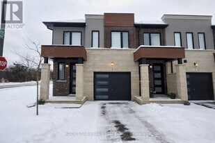 3 Southam Ln in Hamilton, ON - Building Photo