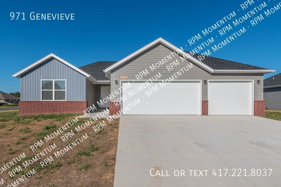 971 S Genevieve Ave in Republic, MO - Building Photo