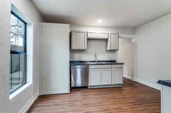 826 N Clinton Ave-Unit -826 in Dallas, TX - Building Photo - Building Photo